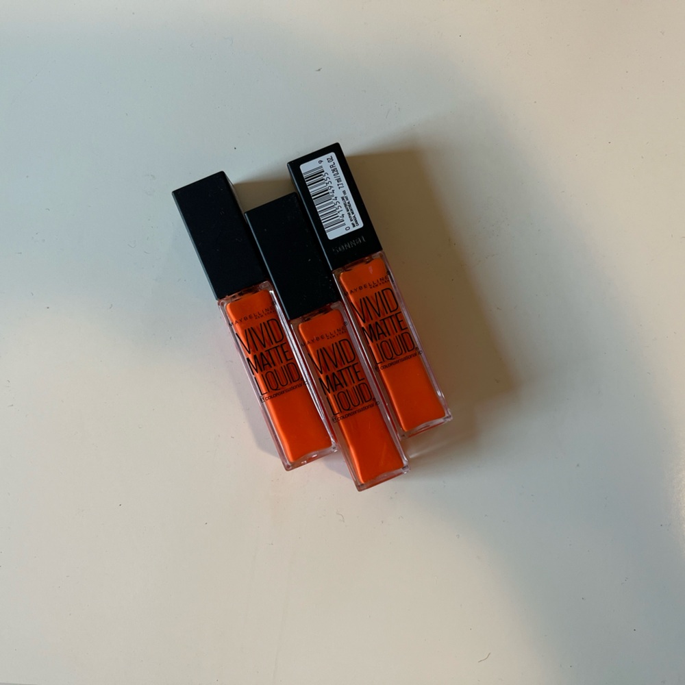 3 New Maybelline ColorSensational Vivid Matte Lipstick 18 Orange Obsession